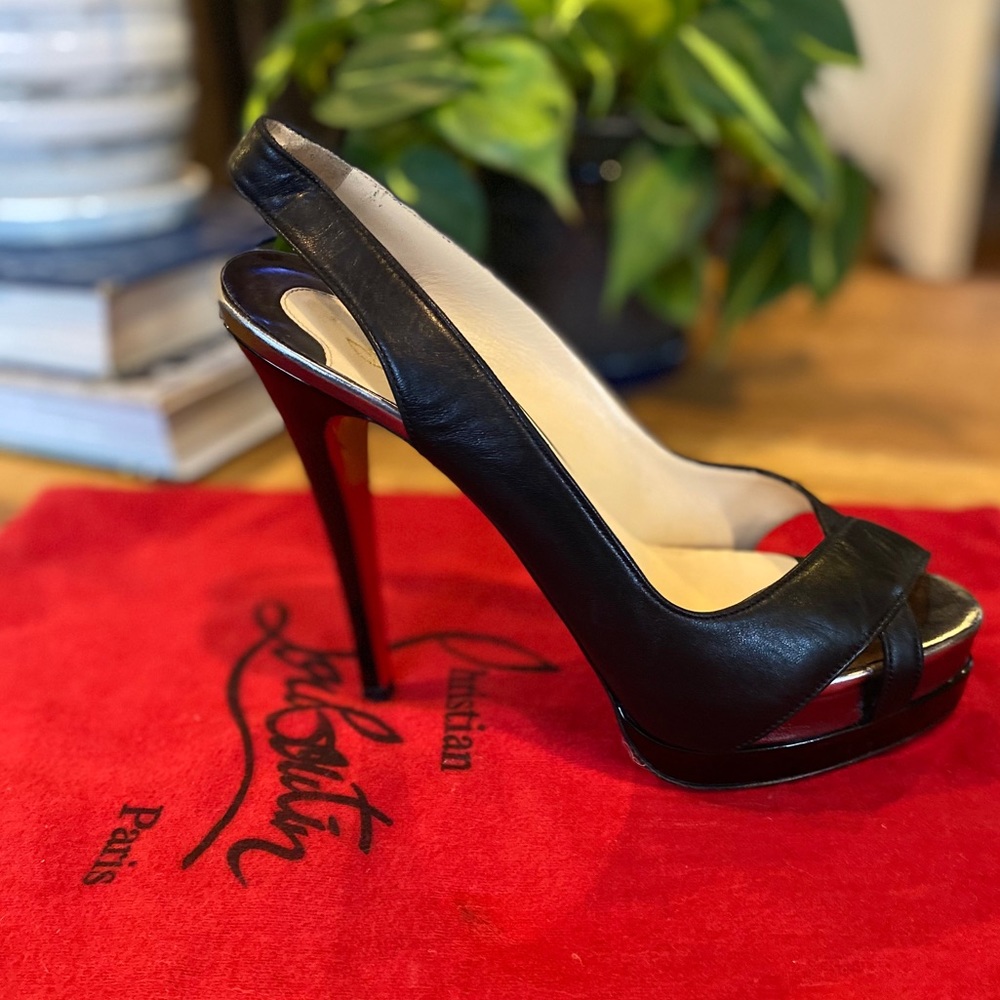 Christian Louboutin Very Croise